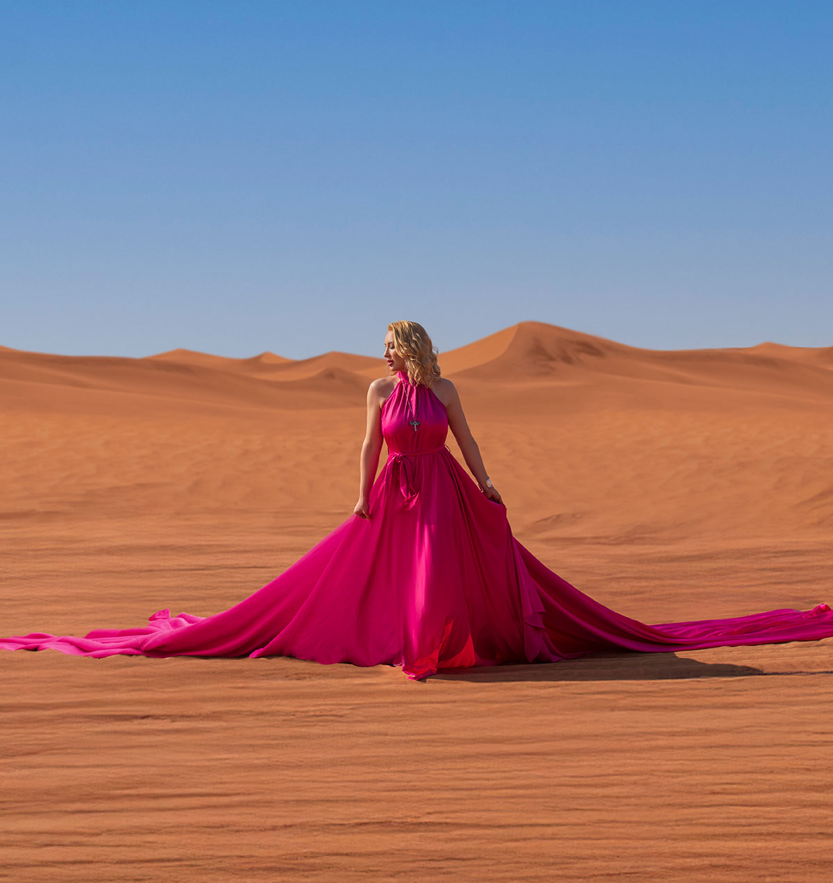 Hgh Class Independent Escort Munich Escort München Joelle in der Wüste Dubais.