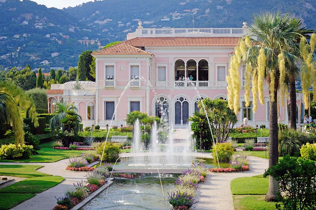 Independent Escort Cap Ferrat - Villa Ephrussi Independent Escort Cap Ferrat - Villa Ephrussi