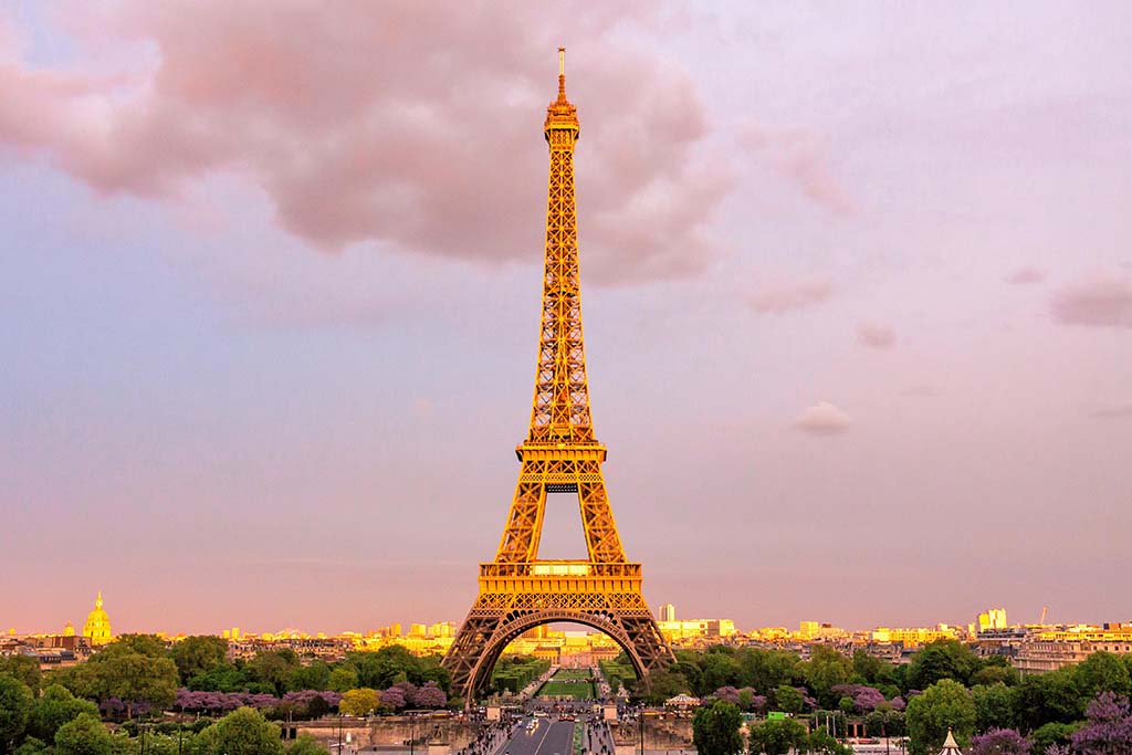 Independent Escort Paris Independent Escort Paris - Der Eifelturm im Licht der Morgensonne.
